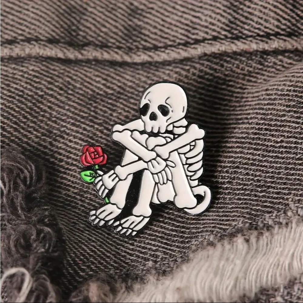 White Skeleton Shape With Rose‎ Brooch Pin Style Anime Pin Clothing Decor